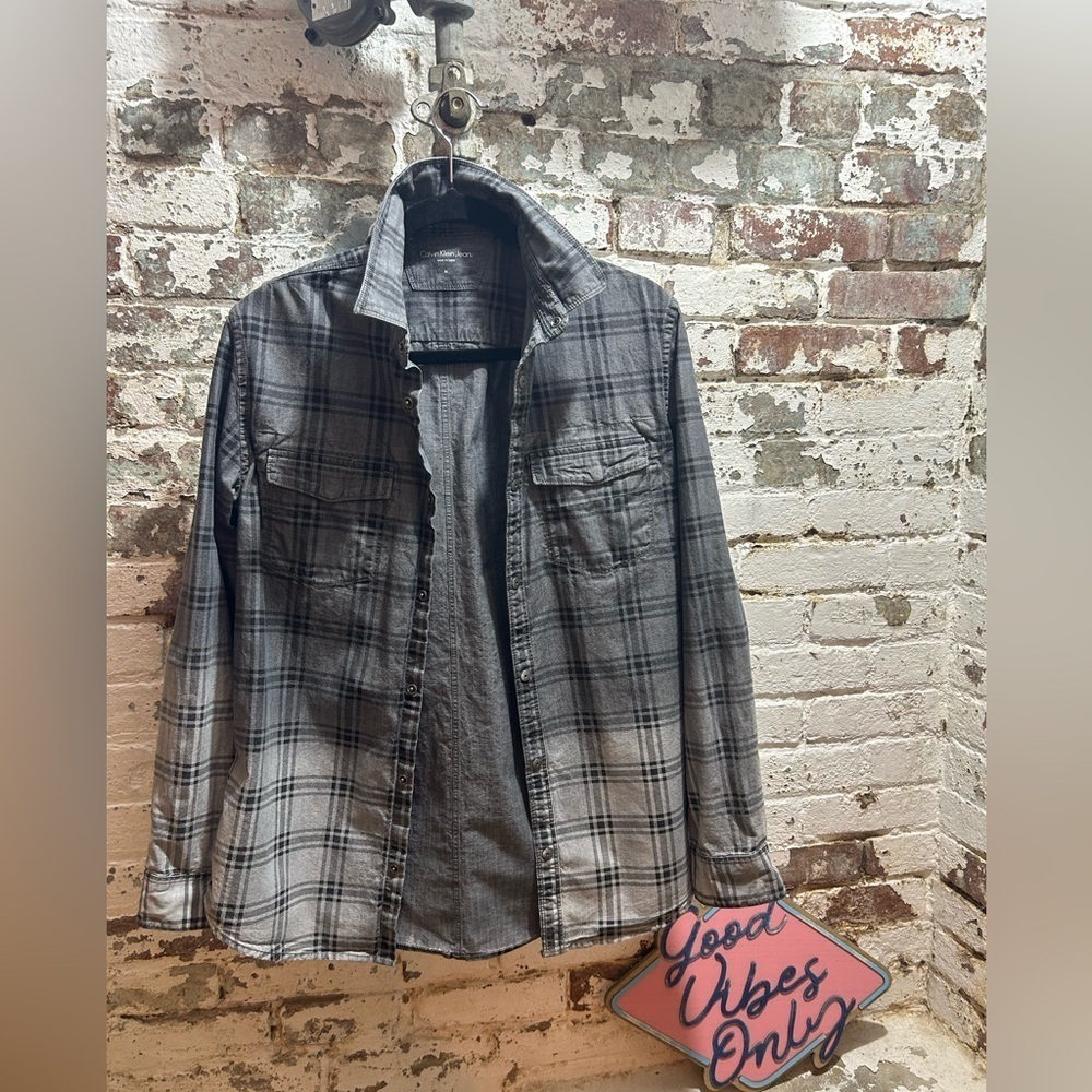Mens Calvin Klein Jeans Ombré Gray and Black Check Button Down Shirt, size M